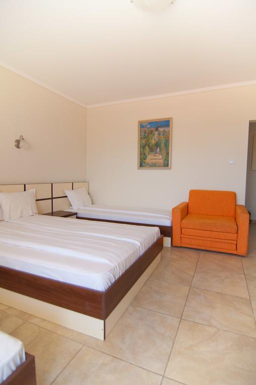 Guest House Hiora Ahtopol Luaran gambar